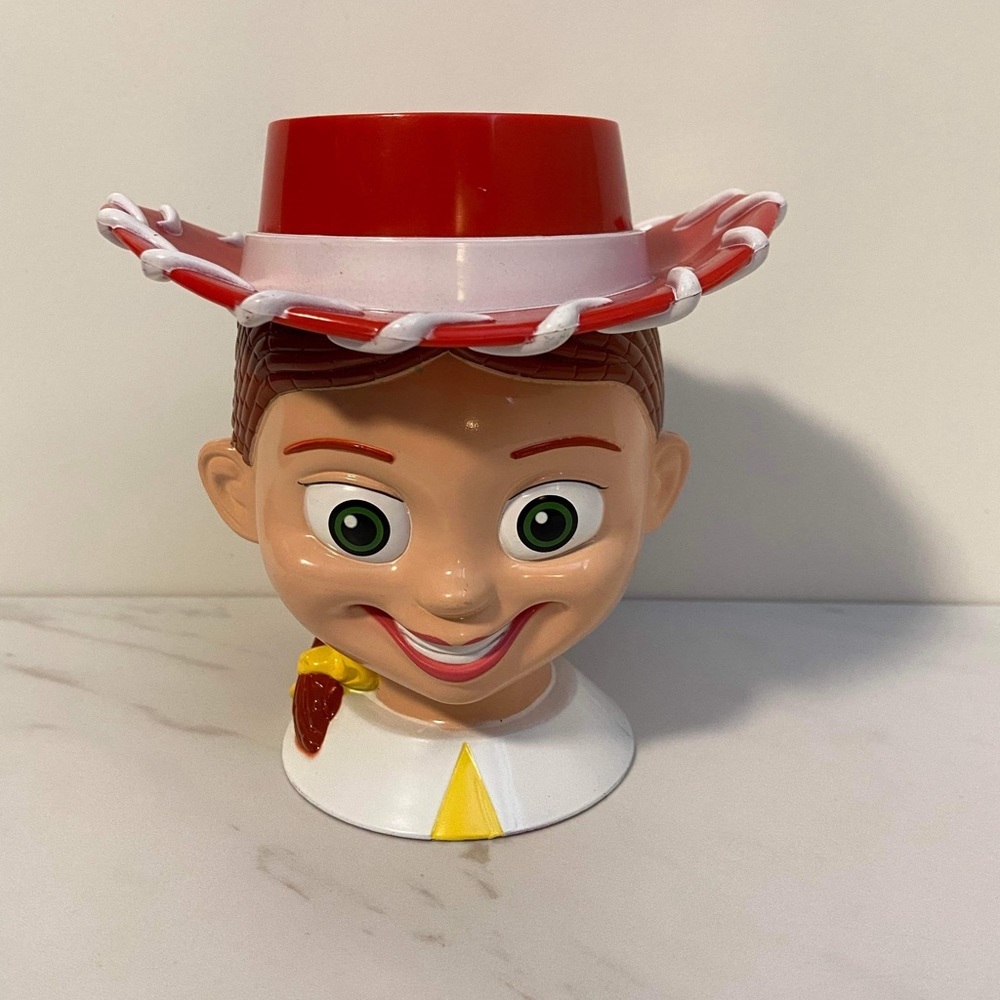 TOY STORY Jessie Cowgirl DISNEY on Ice Plastic CUP Mug  Flip Lid New Stckr Btm